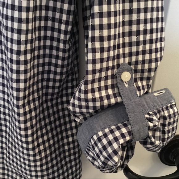 Tommy Hilfiger ladies Medium button down cotton top. - Picture 6 of 6